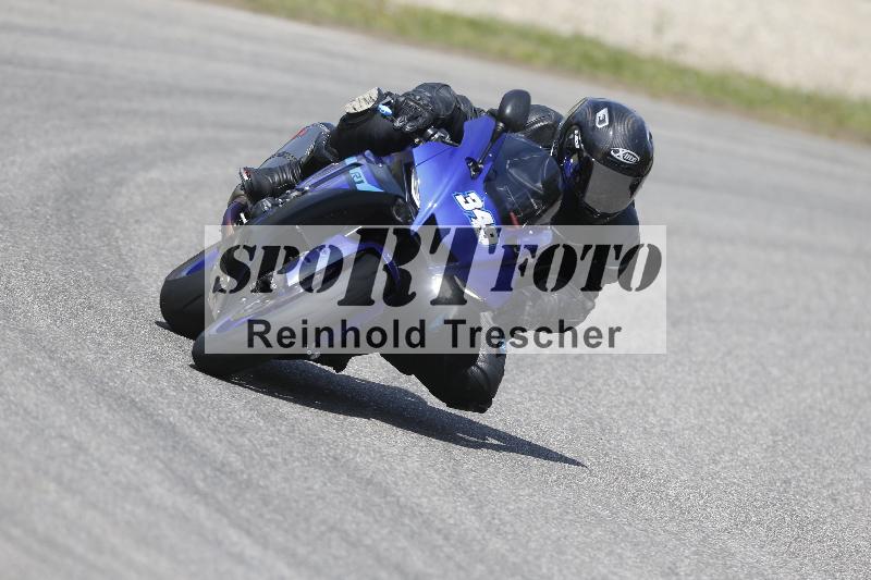 Archiv-2025/09 22.04.2025 Cornu Master School ADR/rot-rouge/349